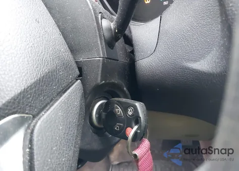 2012 Ford Focus Se z USA, uszkodzony, nr VIN 1FAHP3F23CL345654